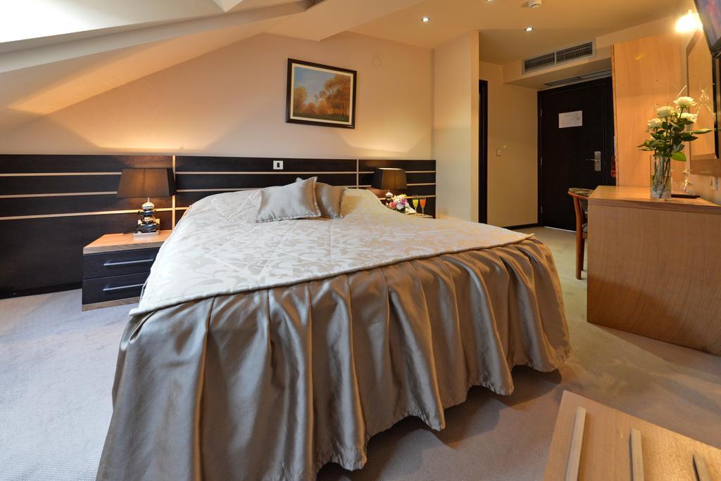Hotel Zelengora Kragujevac Bilik gambar