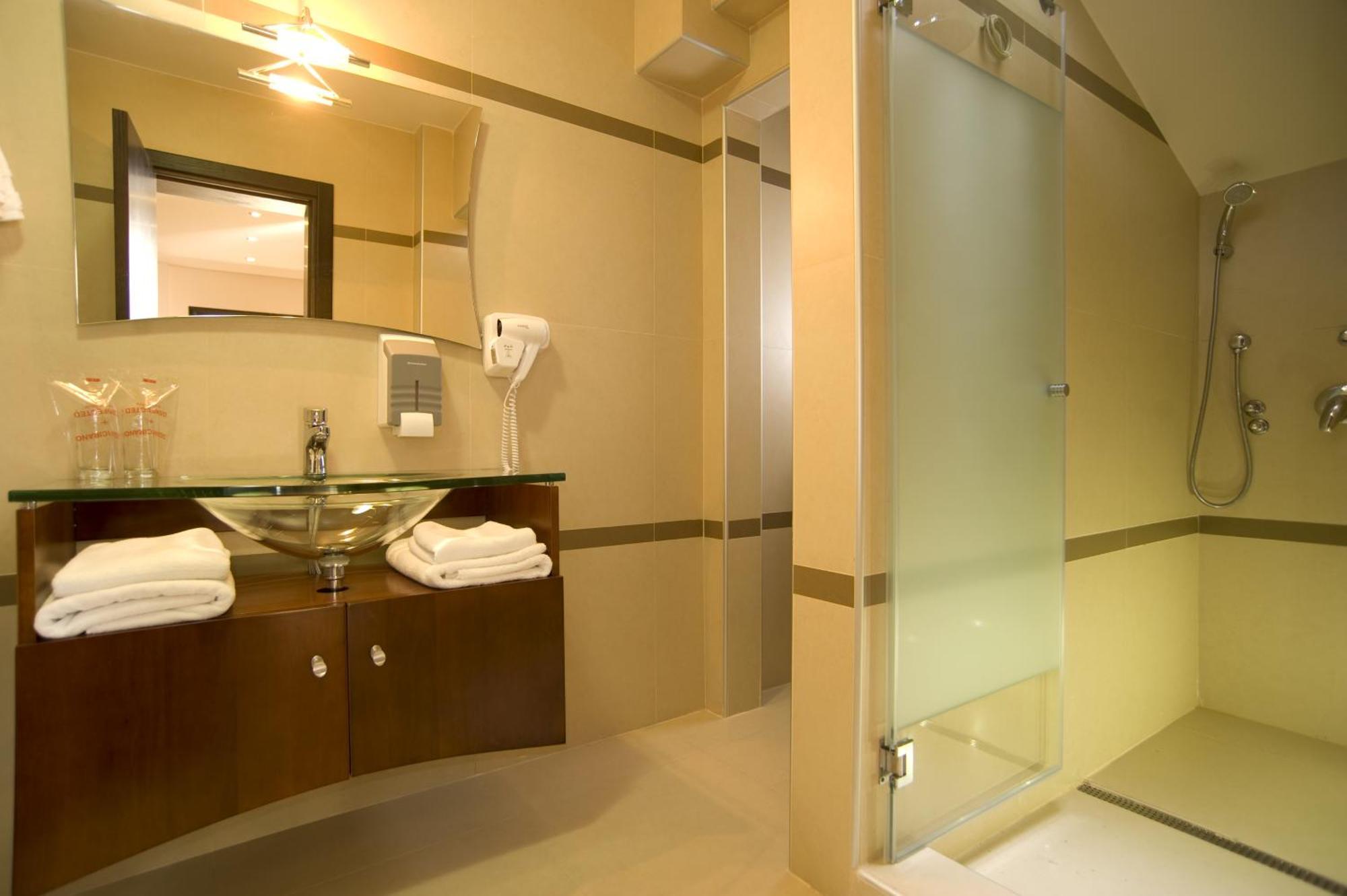 Hotel Zelengora Kragujevac Bilik gambar