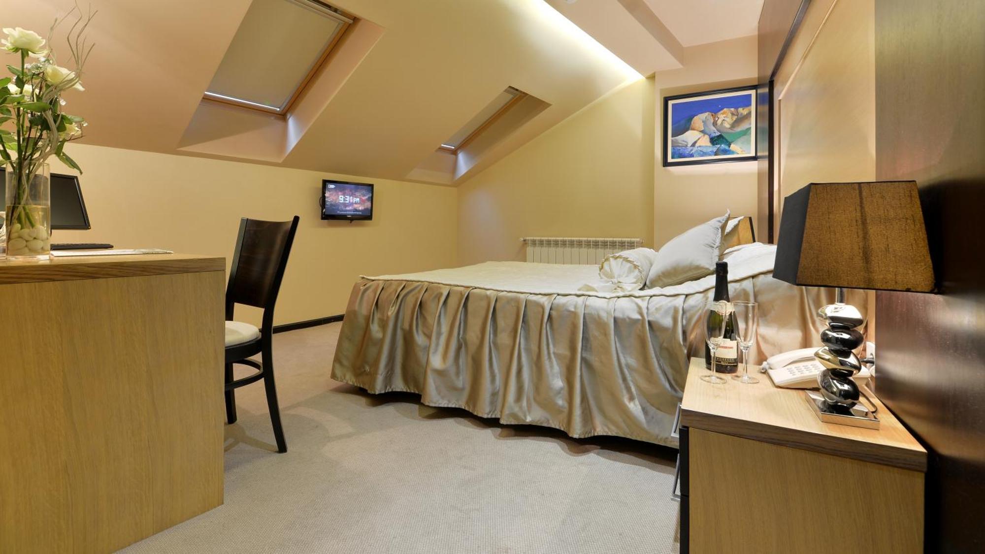 Hotel Zelengora Kragujevac Bilik gambar