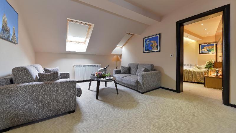 Hotel Zelengora Kragujevac Bilik gambar